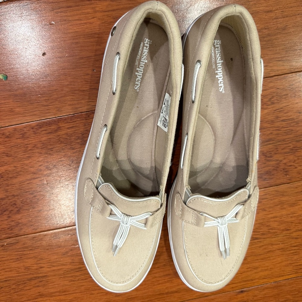 Grasshopper shoes no.9
